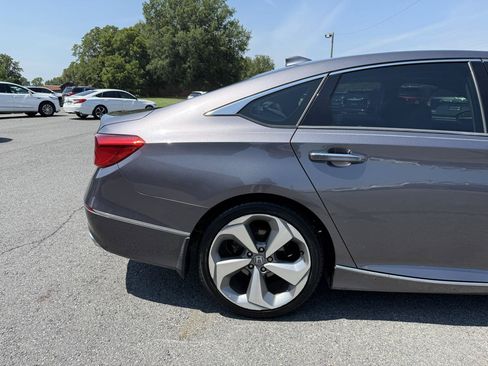 Used 2018 Honda Accord Touring image 43