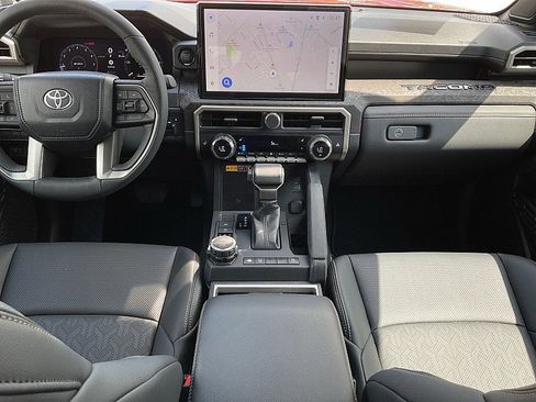Used 2025 Toyota Tacoma Limited image 12