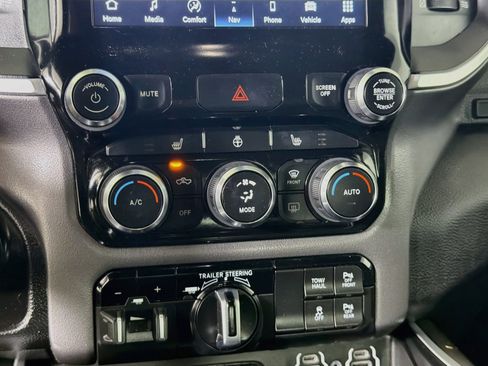 Used 2022 RAM 1500 Big Horn AWD/4WD image 23