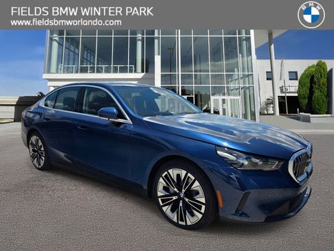 New 2026 BMW i5 eDrive40 AWD/4WD image 1