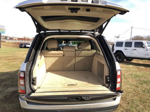 Used 2015 Land Rover Range Rover HSE image 9