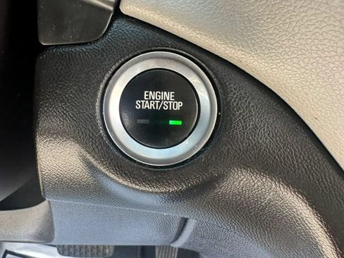 Used 2018 Chevrolet Equinox LS FWD image 18