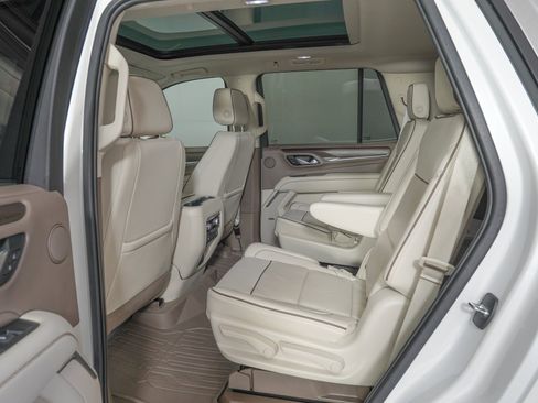 Used 2021 GMC Yukon Denali w/ Denali Premium Package image 14