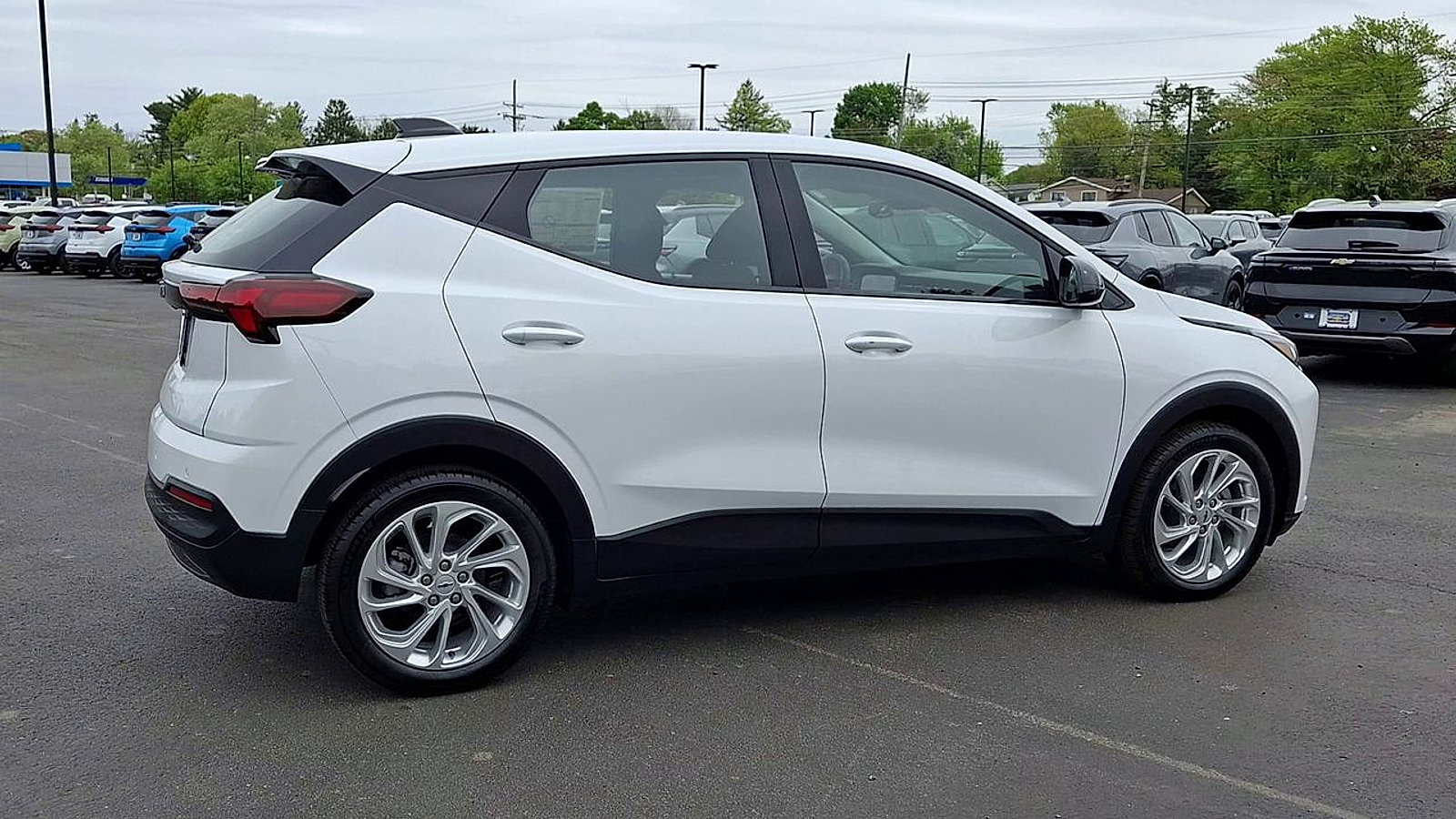 New 2027 Chevrolet Bolt LT w/ Comfort Package FWD image 3