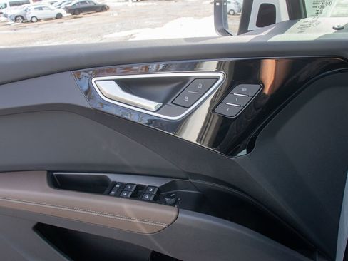 Used 2024 Audi Q4 e-tron Premium image 19