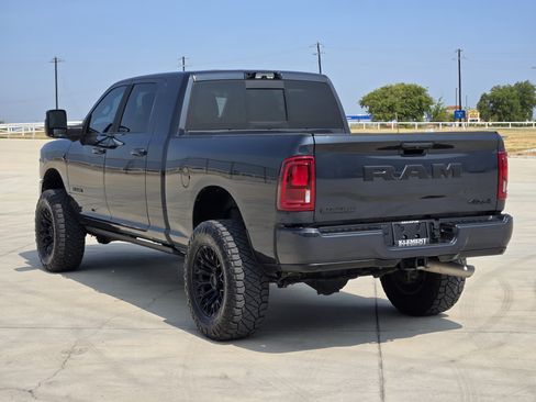 Used 2025 RAM 2500 Laramie AWD/4WD image 6