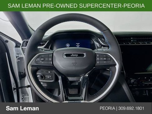 Used 2024 Jeep Grand Cherokee Trailhawk image 11