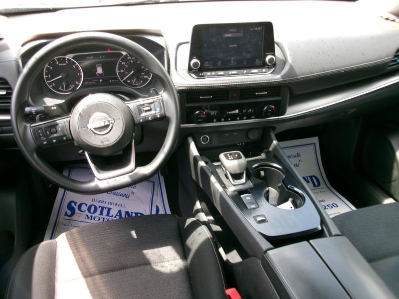 Used 2023 Nissan Rogue SV FWD image 11