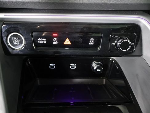 Used 2025 Audi Q5 Premium Plus w/ Premium Plus image 5