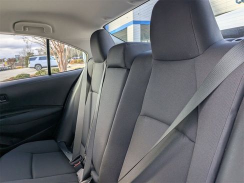 Used 2025 Toyota Corolla LE image 27