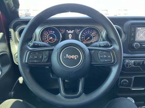 Used 2021 Jeep Gladiator Sport AWD/4WD image 27