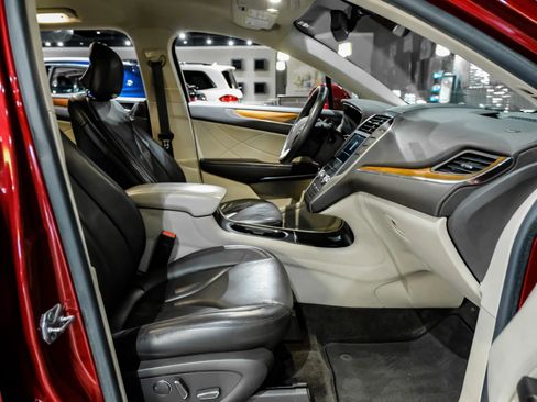 Used 2017 Lincoln MKC Select w/ Select Plus Package image 36