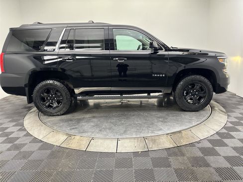 Used 2017 Chevrolet Tahoe LT image 17