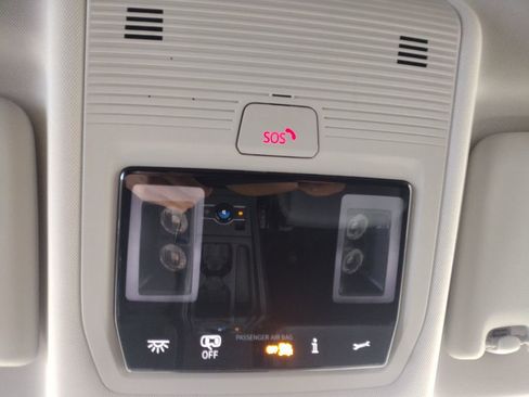 New 2025 Volkswagen Tiguan SE image 28