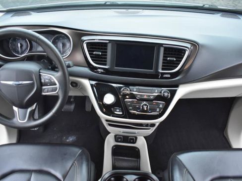 Used 2020 Chrysler Voyager Lxi image 36