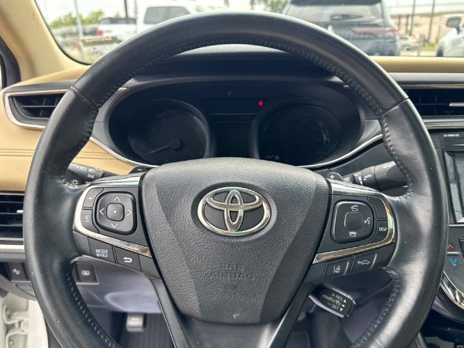 Used 2018 Toyota Avalon Limited w/ Protection Package FWD image 17