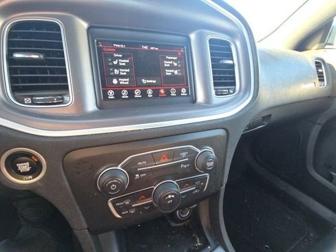 Used 2022 Dodge Charger SXT w/ Leather Interior Group RWD image 5