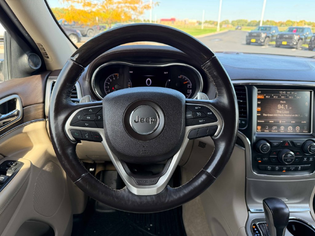 Used 2017 Jeep Grand Cherokee Overland AWD/4WD image 35