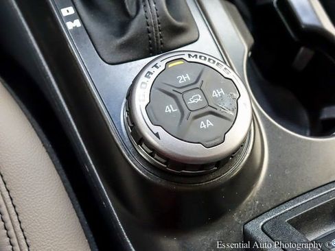 Used 2022 Ford Bronco Wildtrak image 18