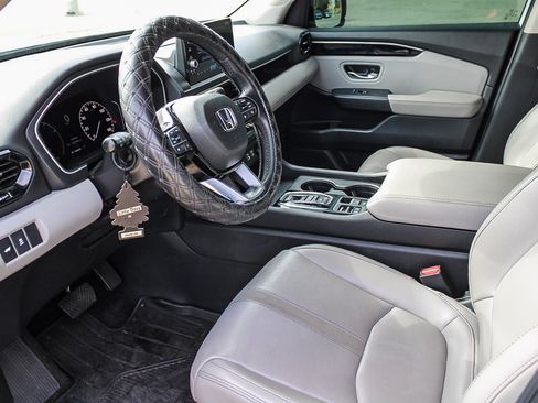 Used 2025 Honda Pilot EX-L image 19