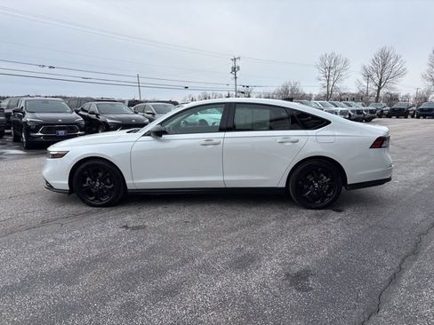 Used 2025 Honda Accord SE image 4