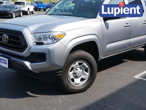 Used 2023 Toyota Tacoma SR image 27
