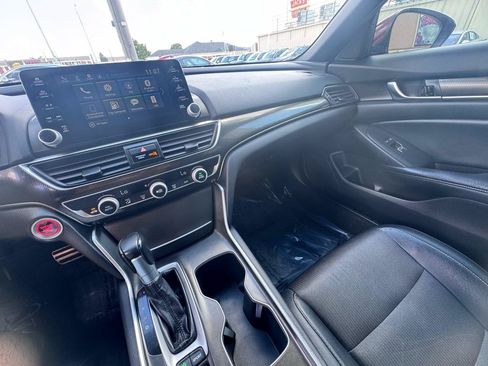 Used 2018 Honda Accord Sport image 27