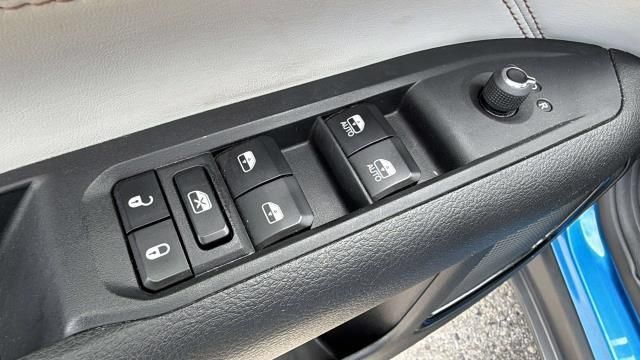 Used 2023 Jeep Compass Limited AWD/4WD image 25