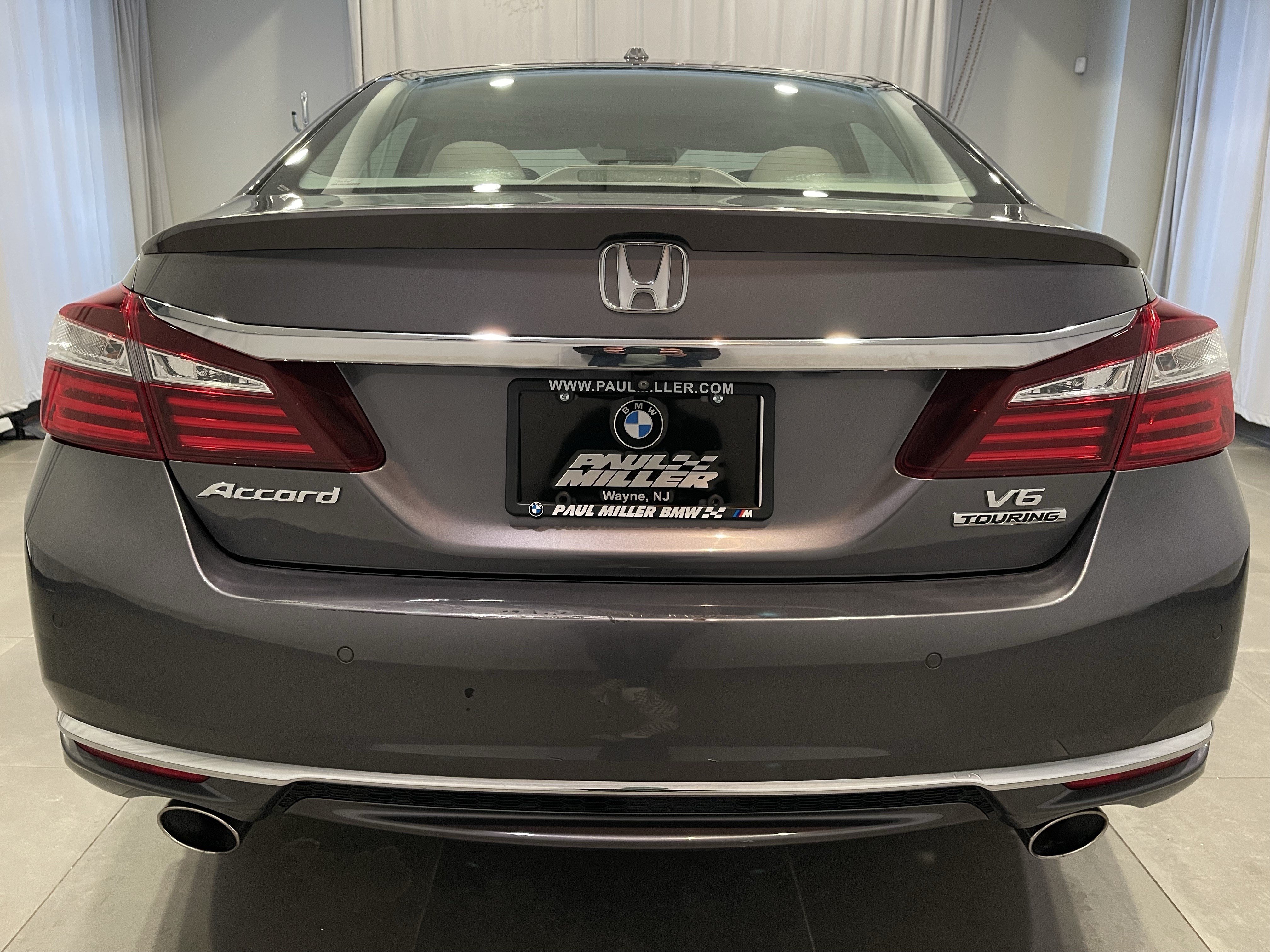 Used 2017 Honda Accord Touring image 5