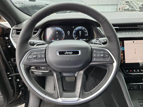 New 2026 Jeep Grand Cherokee Altitude image 15