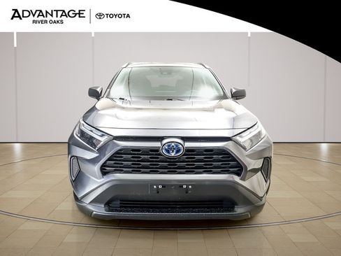 Used 2023 Toyota RAV4 LE AWD/4WD image 3
