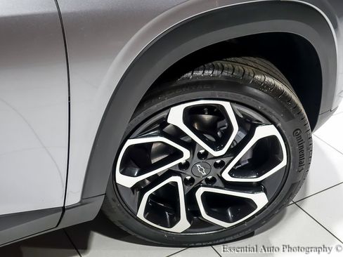 Certified 2025 Chevrolet Trax RS w/ Sunroof Package image 12