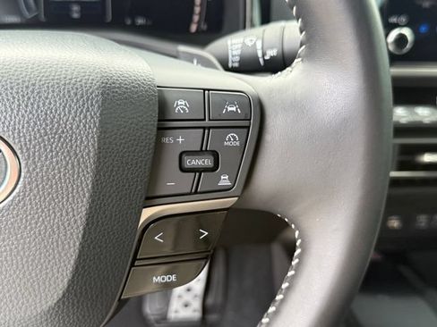Used 2025 Toyota Camry SE w/ Convenience Package FWD image 17
