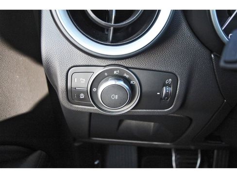 Used 2022 Alfa Romeo Stelvio Sprint image 22