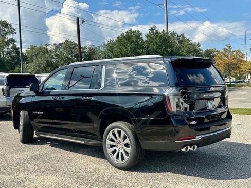 New 2025 Chevrolet Suburban Premier image 23