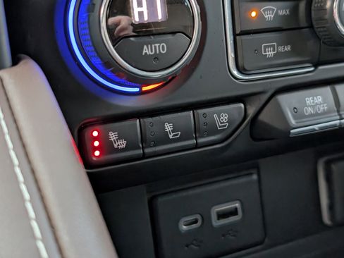 Used 2022 Chevrolet Tahoe High Country image 33