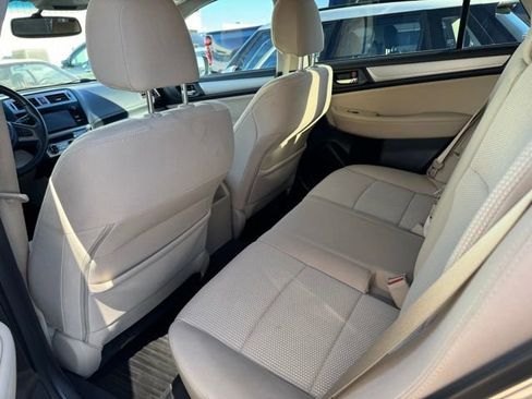 Used 2016 Subaru Outback 2.5i Premium image 6