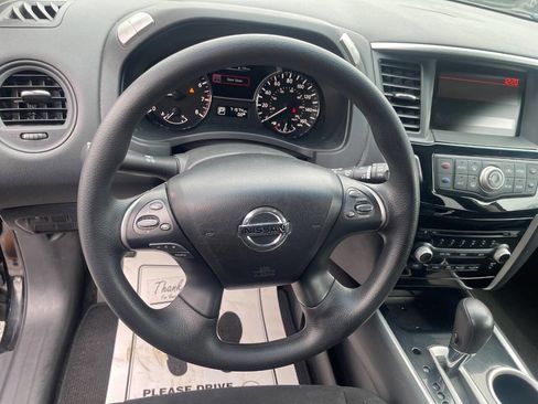 Used 2015 Nissan Pathfinder S image 14