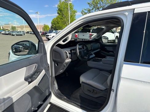 Used 2025 Ford Expedition Active AWD/4WD image 13