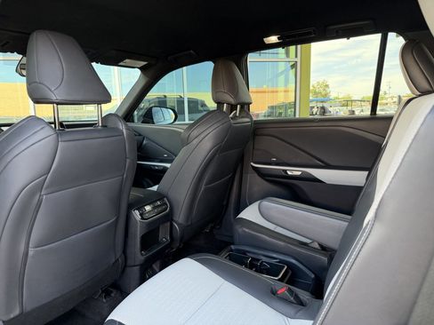 Used 2024 Lexus TX 500h AWD image 34