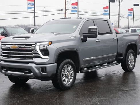Used 2024 Chevrolet Silverado 2500 High Country image 8