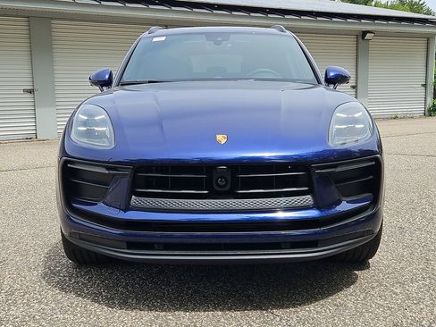 Certified 2026 Porsche Macan AWD/4WD image 7