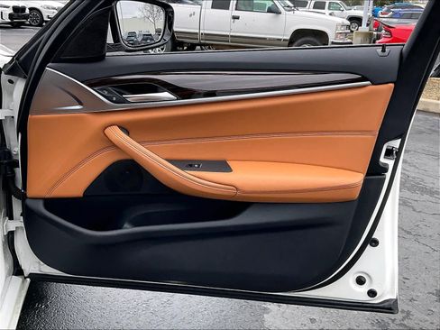 Certified 2023 BMW 540i w/ Convenience Package image 25