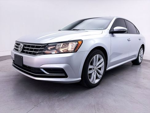 Used 2019 Volkswagen Passat 2.0T Wolfsburg FWD image 11