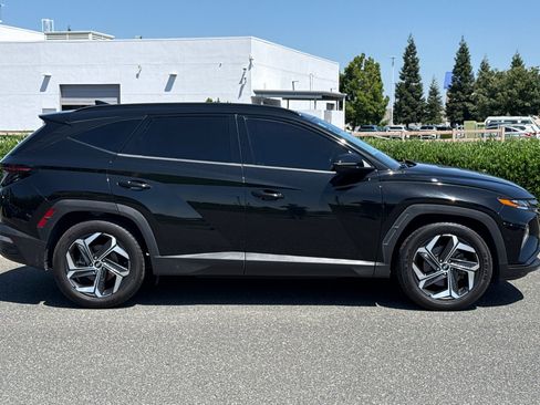 Used 2022 Hyundai Tucson Limited w/ Cargo Package FWD image 3