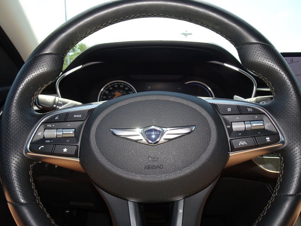 Used 2022 Genesis G70 2.0T AWD/4WD image 22