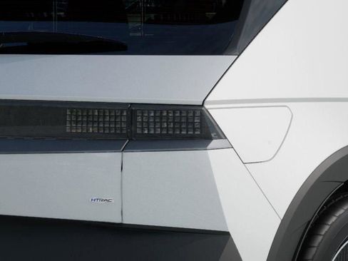 New 2025 Hyundai Ioniq 5 SEL image 16