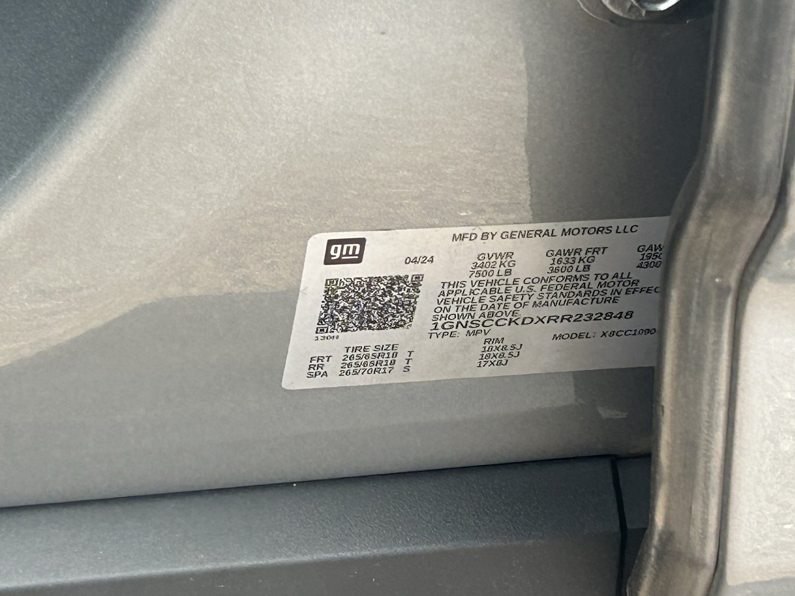 Used 2024 Chevrolet Suburban LT RWD image 36