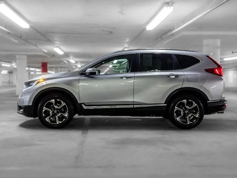 Used 2017 Honda CR-V Touring image 13