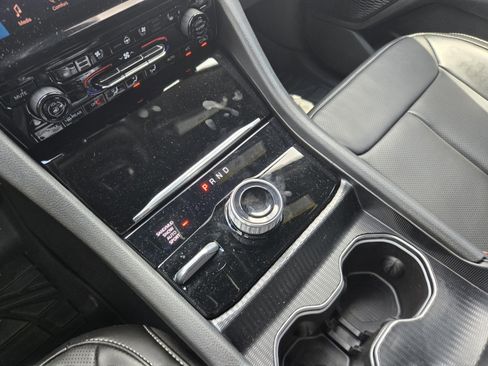 Used 2025 Jeep Grand Cherokee L Limited w/ Luxury Tech Group II AWD/4WD image 21